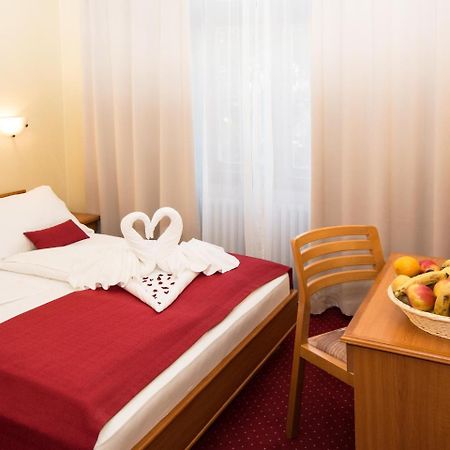 Hotel Kasina Белград Экстерьер фото
