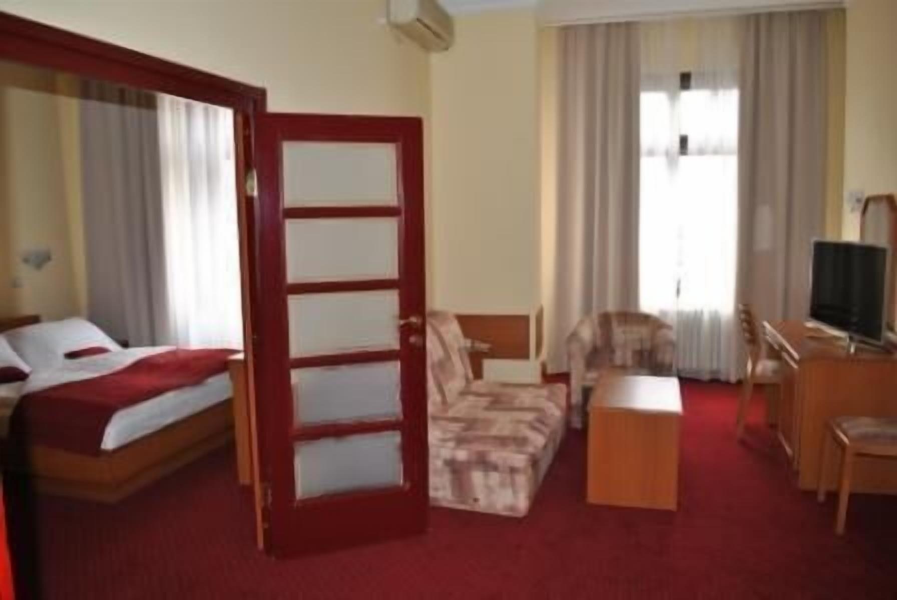Hotel Kasina Белград Экстерьер фото
