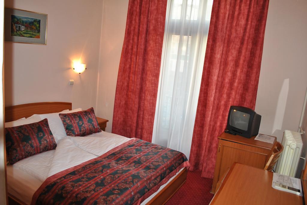 Hotel Kasina Белград Экстерьер фото
