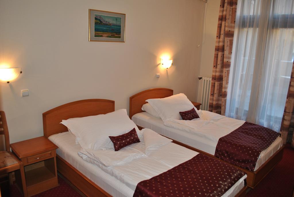 Hotel Kasina Белград Экстерьер фото