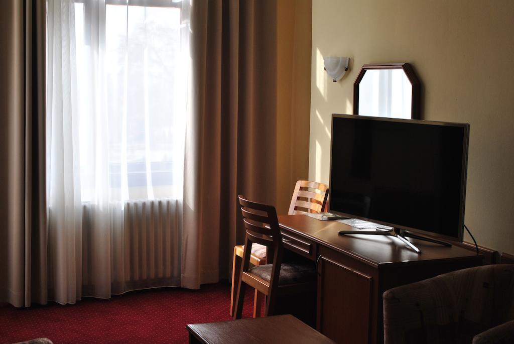 Hotel Kasina Белград Экстерьер фото