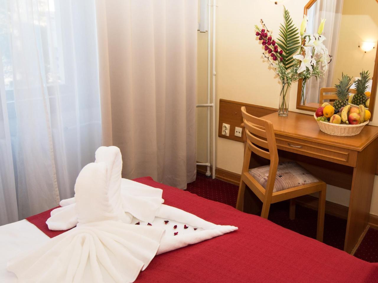 Hotel Kasina Белград Экстерьер фото