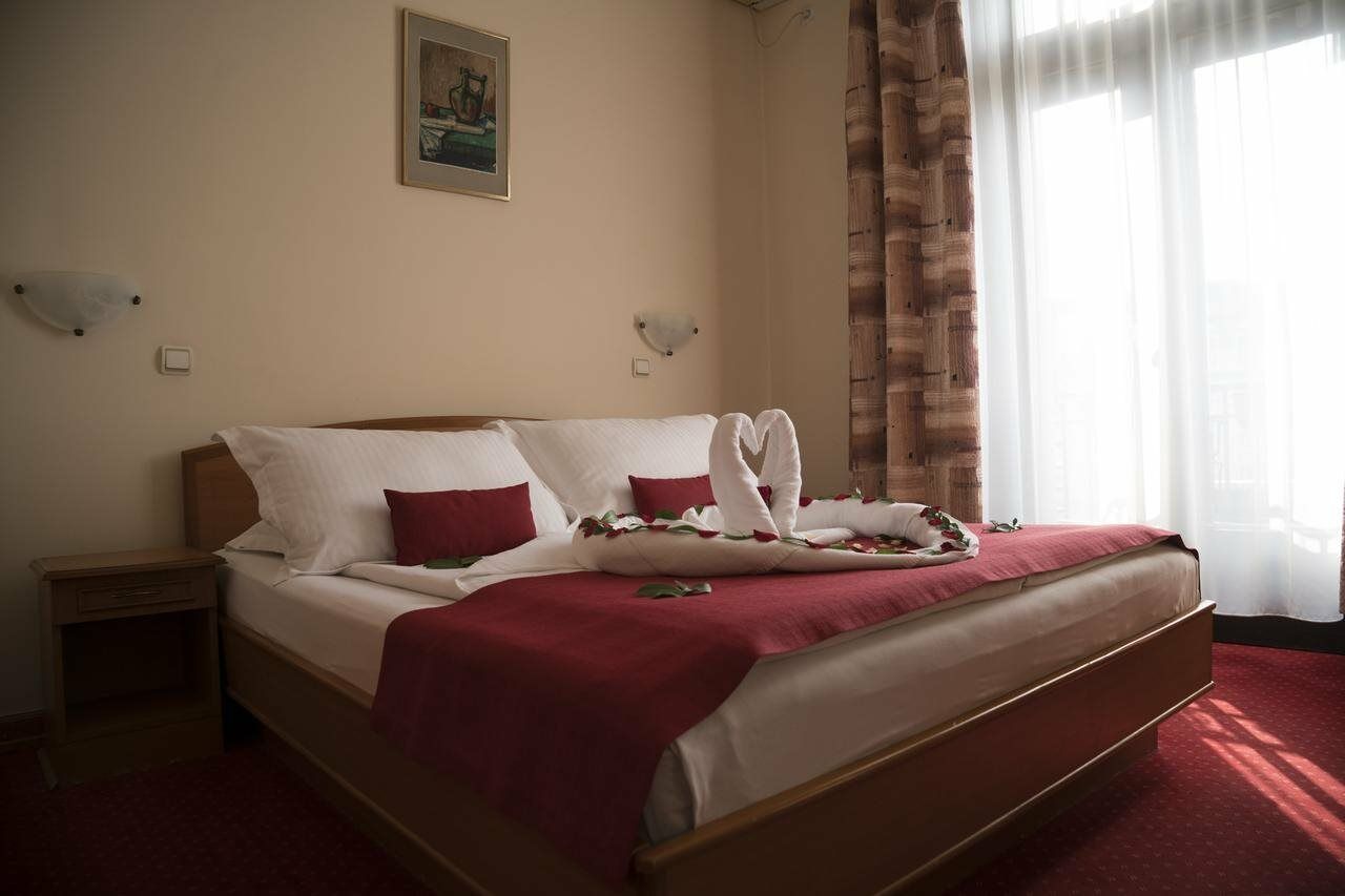 Hotel Kasina Белград Экстерьер фото